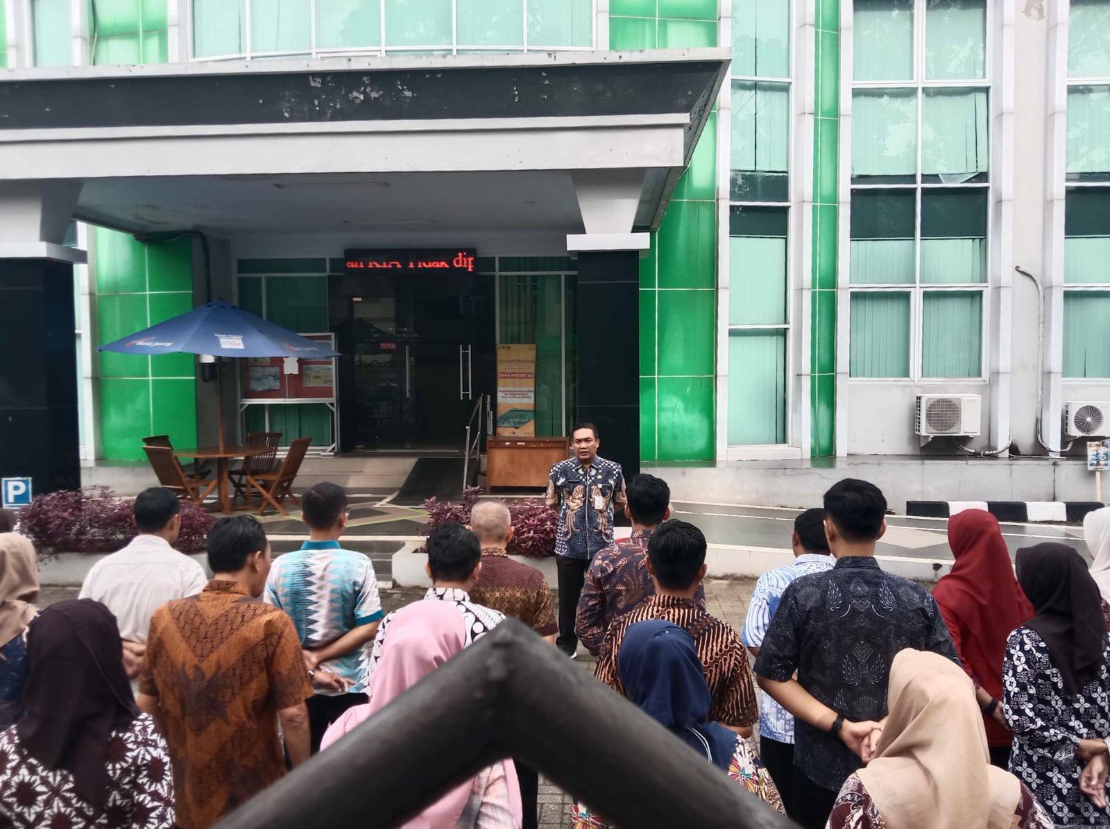 Kepala Disdukcapil Sosialisakan SPI KPK Kepada Pegawai