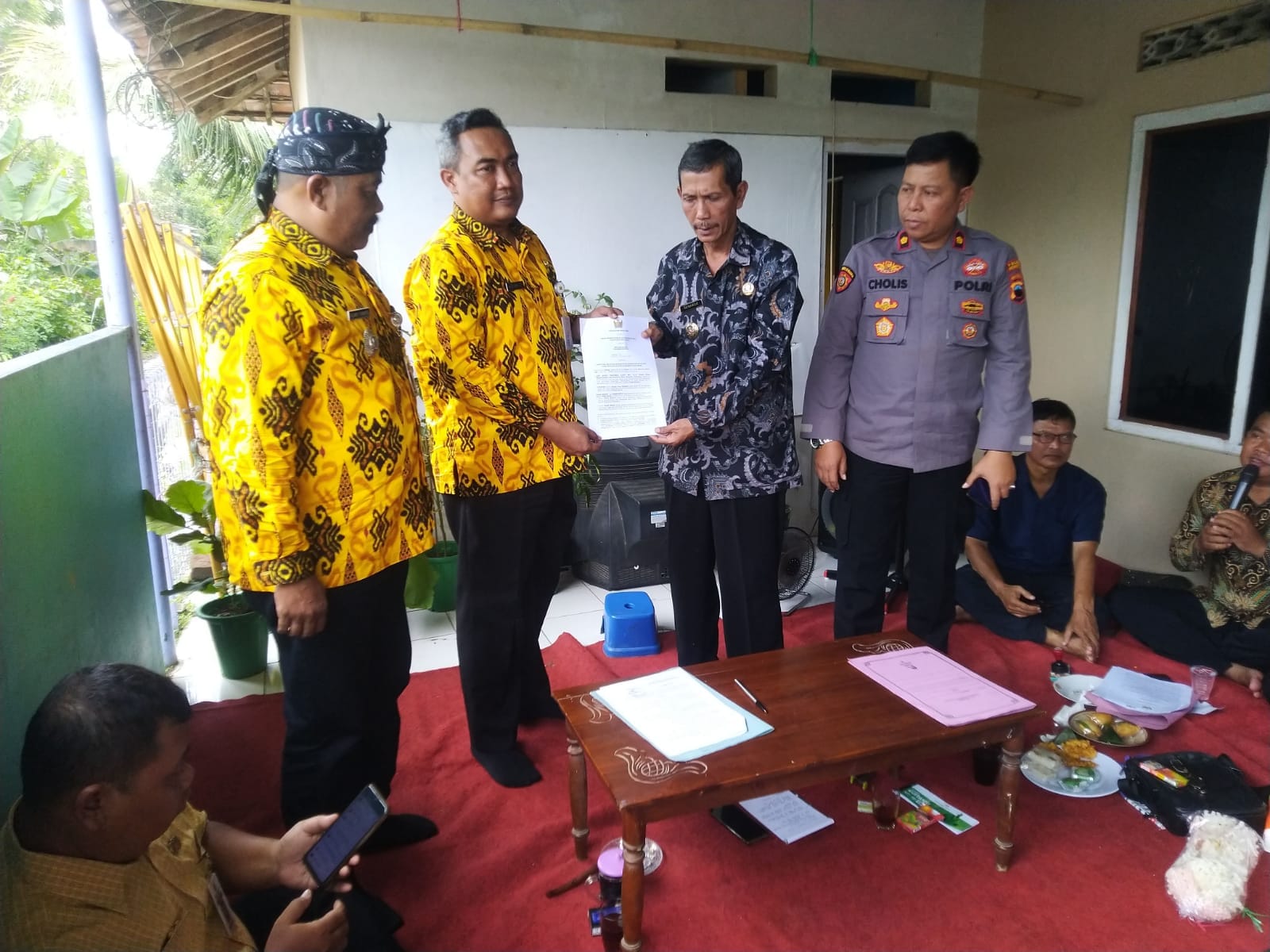Penandatanganan Perjanjian Kerja Sama Fasilitasi Pelayanan Administrasi Kependudukan di Desa se - Kecamatan Sragi