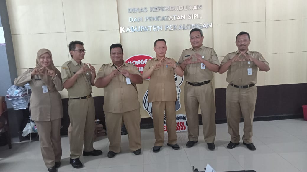 Disdukcapil menerima Kunjungan Kerja Tata Kelola Kearsipan dari Disdukcapil Kabupaten Belitung 