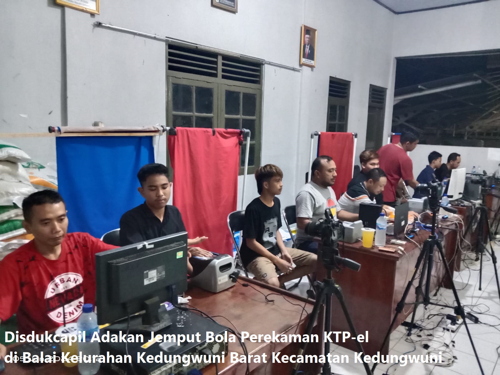 Disdukcapil Adakan Jemput Bola Perekaman KTP-el di Balai Kelurahan Kedungwuni Barat Kecamatan Kedungwuni